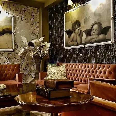 מלון Orfeas Classic 2*